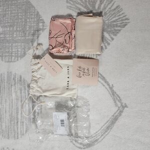 Lark & Ives Pink and Cream Scarf Set‎